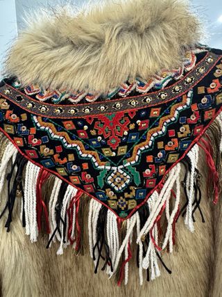 Chaquetón Zara Pelo Boho Bordado Flecos