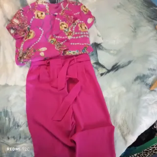 Conjunto pantalón y camisa estampado