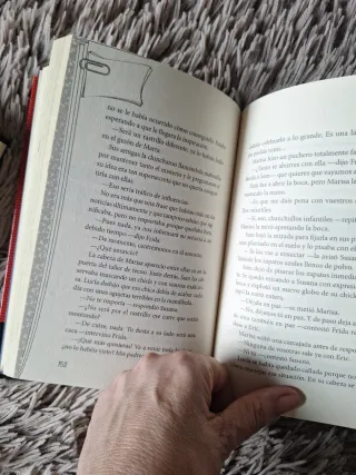 Lotede 2 libros de El club de las zapatillas rojas