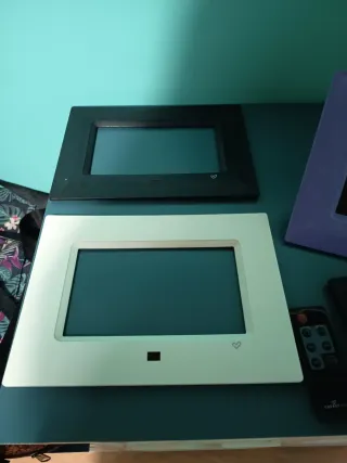 Marco Digital Energy Sistem con tres carcasas