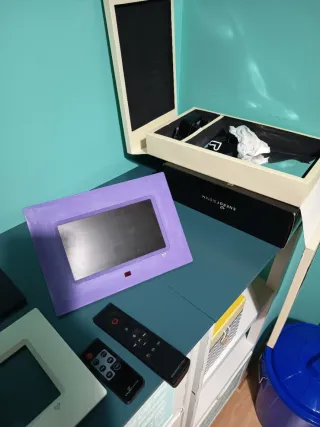 Marco Digital Energy Sistem con tres carcasas