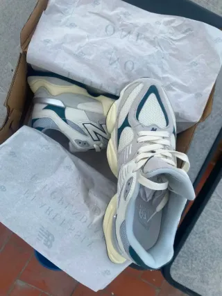New Balance 9060 Verde y Blanco