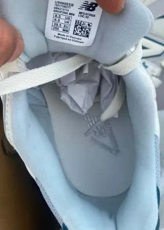 New Balance 9060 Verde y Blanco