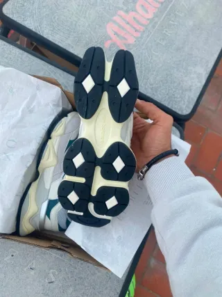 New Balance 9060 Verde y Blanco