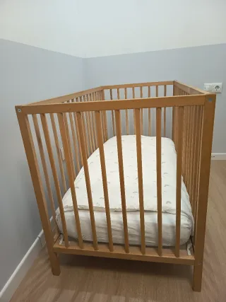 Cuna Ikea con colchón