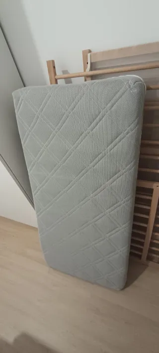Cuna Ikea con colchón