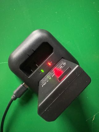 Nikon D3100 + 18-55mm + SD 32GB + 2 baterías