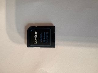 Nikon D3100 + 18-55mm + SD 32GB + 2 baterías