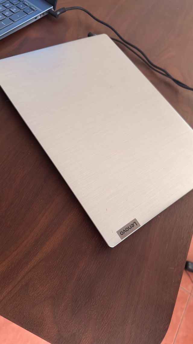 Lenovo IdeaPad 3 AMD Ryzen 5 Gris
