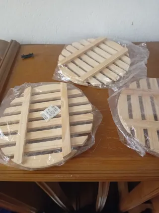 3 Soportes para plantas de madera