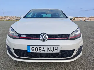 Volkswagen Golf GTI Performance DSG