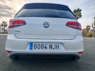 Volkswagen Golf GTI Performance DSG
