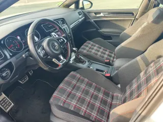 Volkswagen Golf GTI Performance DSG