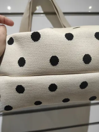 Bolso grande lunares beige y negro con cremallera