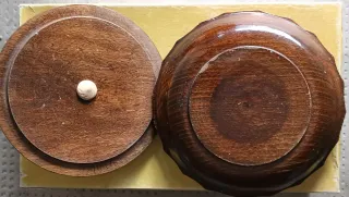 Caja de madera tallada a mano vintage