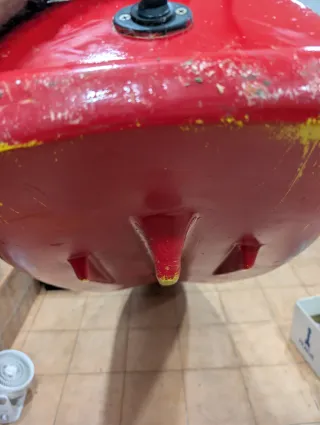 Kayak de fibra con respaldo integrado muy cómodo