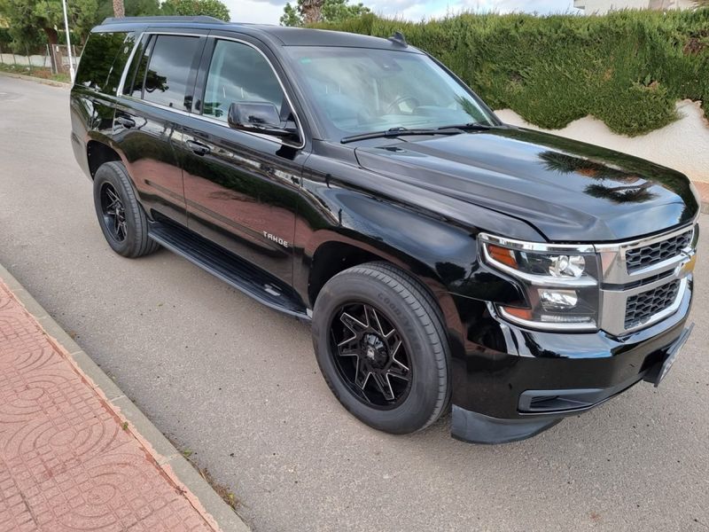 Chevrolet Tahoe 2015 - foto 1