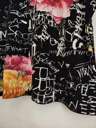 Blusa MARIA JEREZ flores y letras