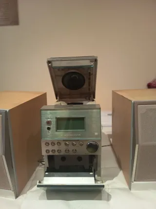 Minicadena Philips CD/Radio/Cassette