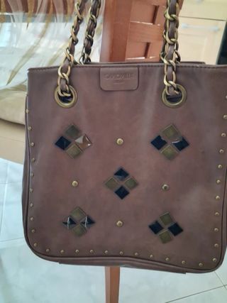 Borsa marrone con tracolla a catena