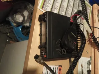 Emisora Kenwood TM-241