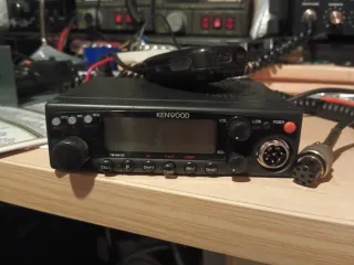 Emisora Kenwood TM-241
