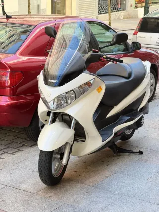 Suzuki Burgman 200cc 2009 - 32.000 km