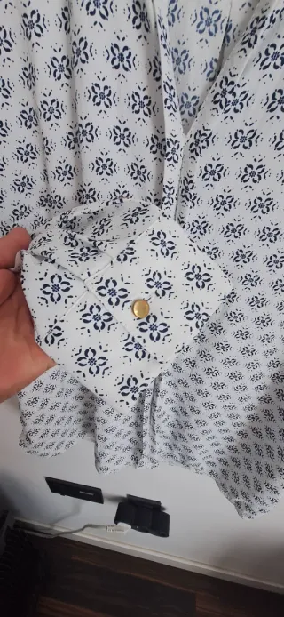 Blusa estampada con encaje