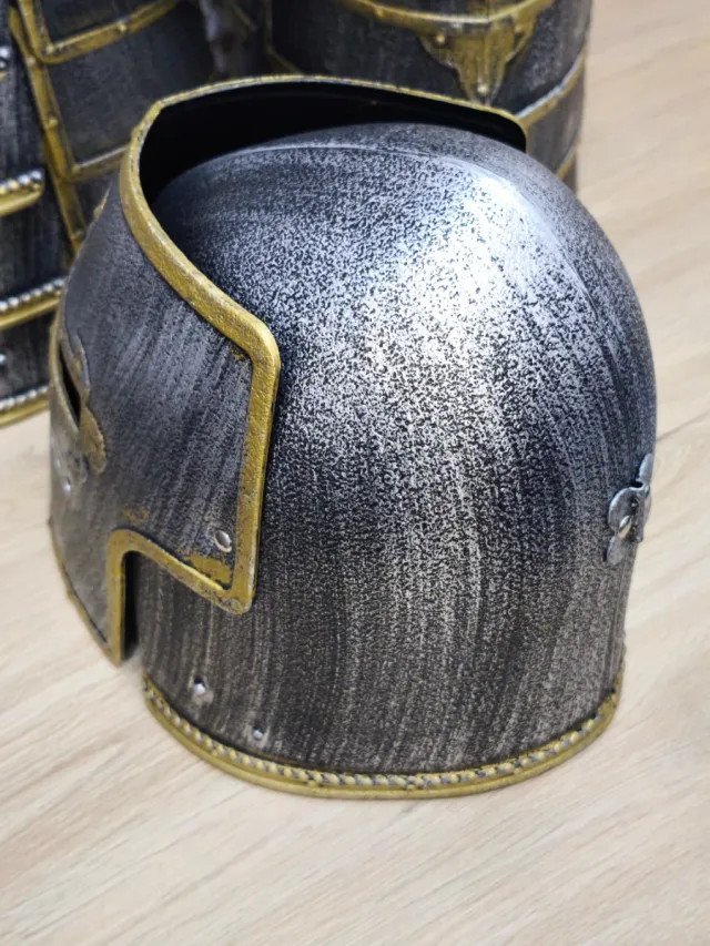 Lote 10 Cascos Caballero Medieval