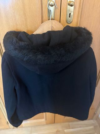 Cazadora Massimo Dutti Negra con Capucha