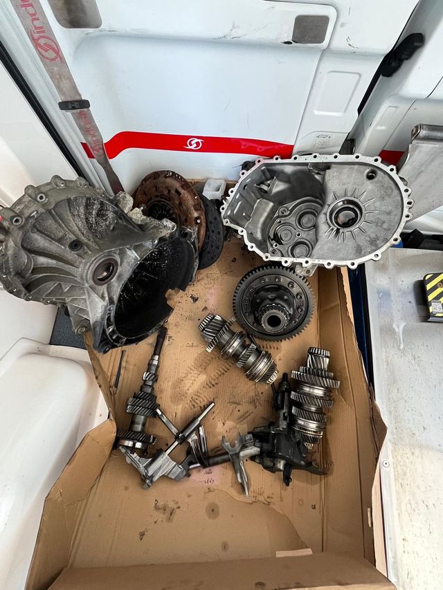 FORD Transit L2H2 125cv - 2016 - Caja cambios rota