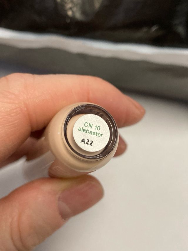 Clinique corrector cn10. No negociable