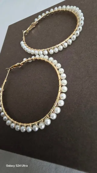 Orecchini cerchio oro perle