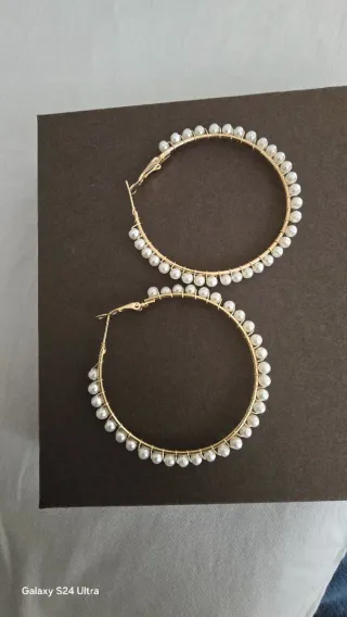 Orecchini cerchio oro perle