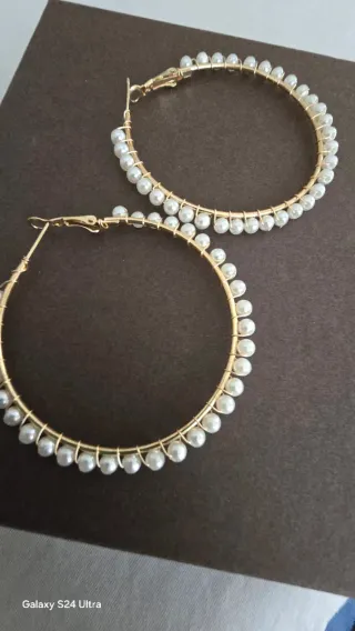 Orecchini cerchio oro perle