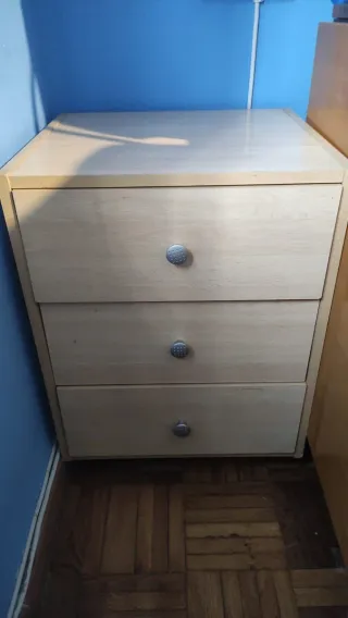 Mesita de noche Ikea madera clara