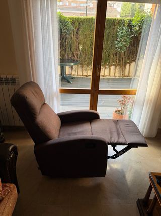 Sillón reclinable de tela marrón