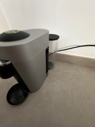 Cafetera Nespresso Vertuo Plus Eléctrica pvp 180€