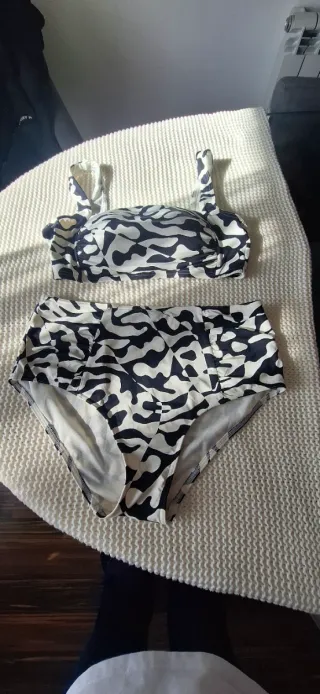Bikini estampado blanco y negro