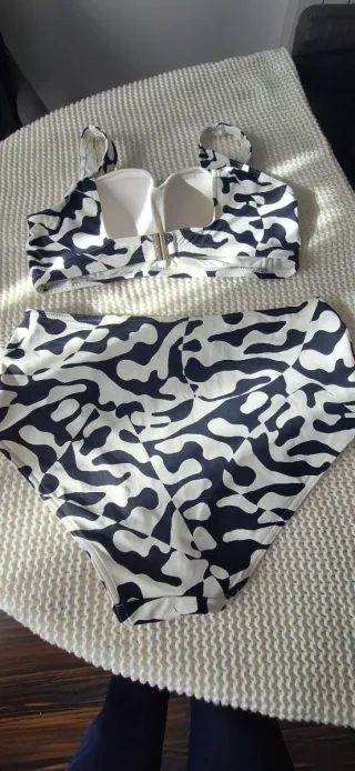 Bikini estampado blanco y negro