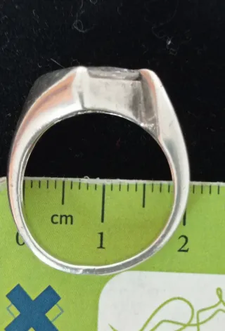 Solitario con circonita cúbica.