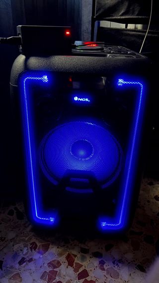 Altavoz Portátil NGS con Ruedas