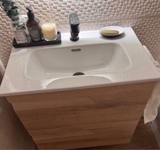 Precioso mueble con espejo+lavabo+toallero+grifo