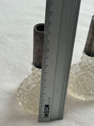 Coppia di vasi/portaprofumi in argento e vetro