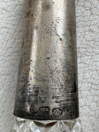 Coppia di vasi/portaprofumi in argento e vetro