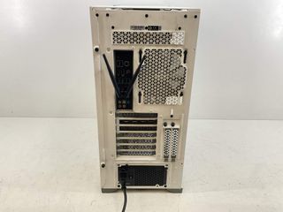 pc sin especificar torre color blanco