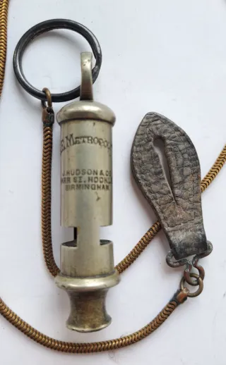 3 fischietti Polizia Birmingham