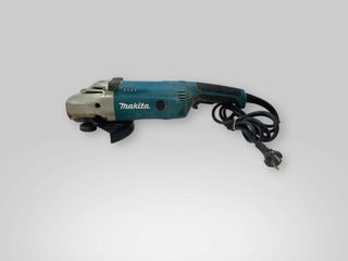 radial makita ga9020r