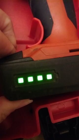 Taladro Hilti SF 2H-A con batería y cargador