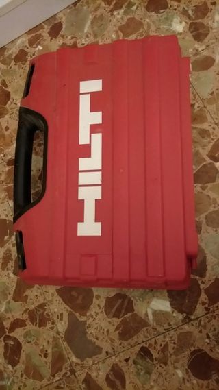 Taladro Hilti SF 2H-A con batería y cargador
